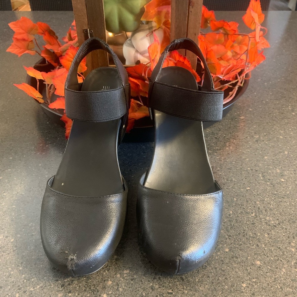 Hokus Pokus Black Clog w wedge heal. Size 9